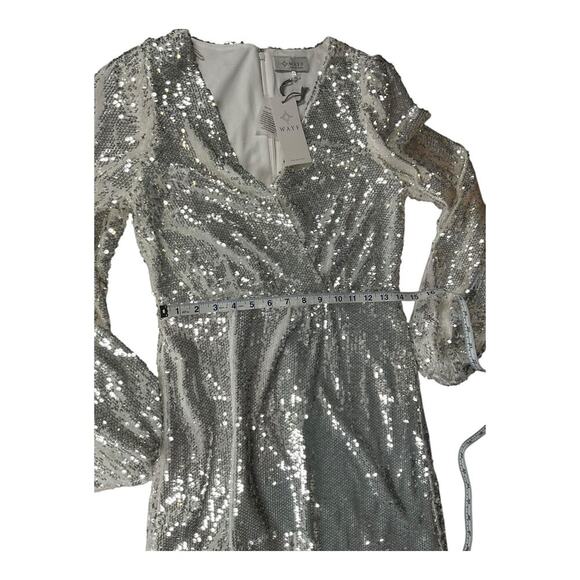 WAYF Carrie Long Sleeve Sequin Mini Dress In Silver Sequin NWT Size Small Party - Picture 14 of 15